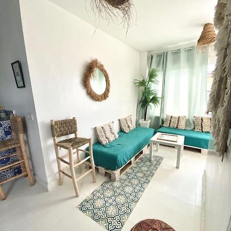 Appartement A Ksar Sghir En Face Du Terminal Passagers De Ferry Port Tanger Med Екстериор снимка