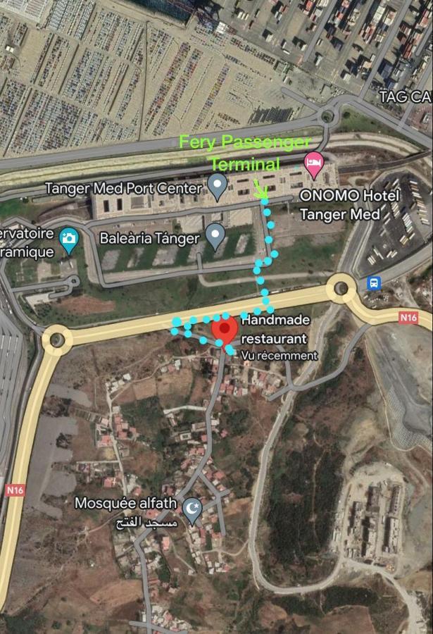 Appartement A Ksar Sghir En Face Du Terminal Passagers De Ferry Port Tanger Med Екстериор снимка