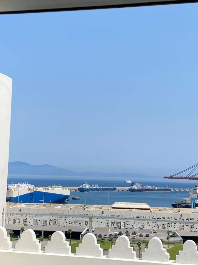 Appartement A Ksar Sghir En Face Du Terminal Passagers De Ferry Port Tanger Med Екстериор снимка