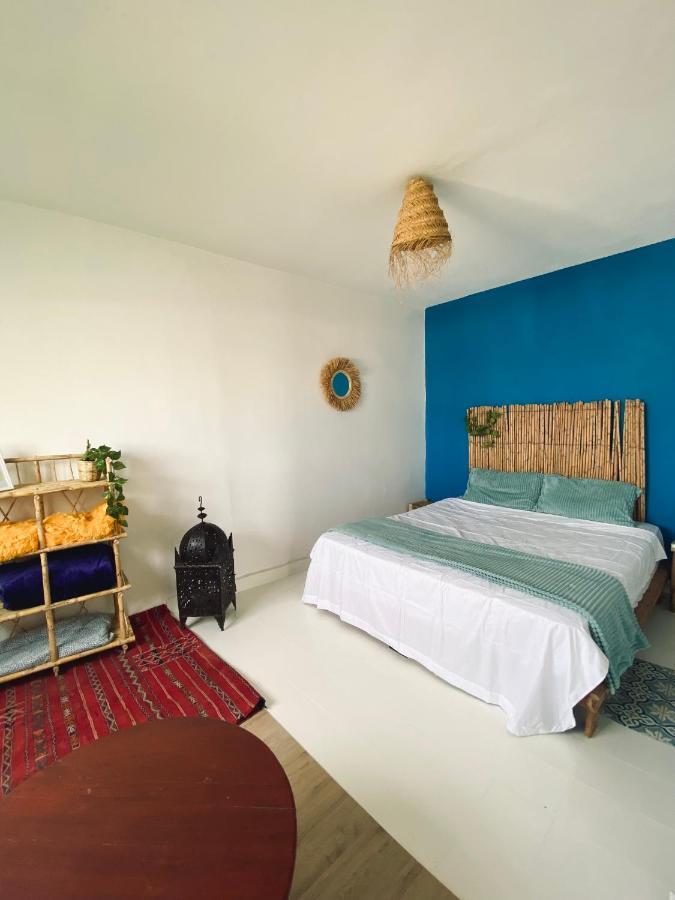 Appartement A Ksar Sghir En Face Du Terminal Passagers De Ferry Port Tanger Med Екстериор снимка